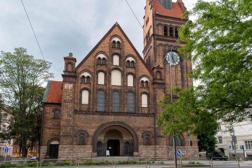 Kristův evangelický kostel (běžně známý jako Červený kostel)