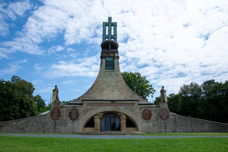 Památník Mohyla míru